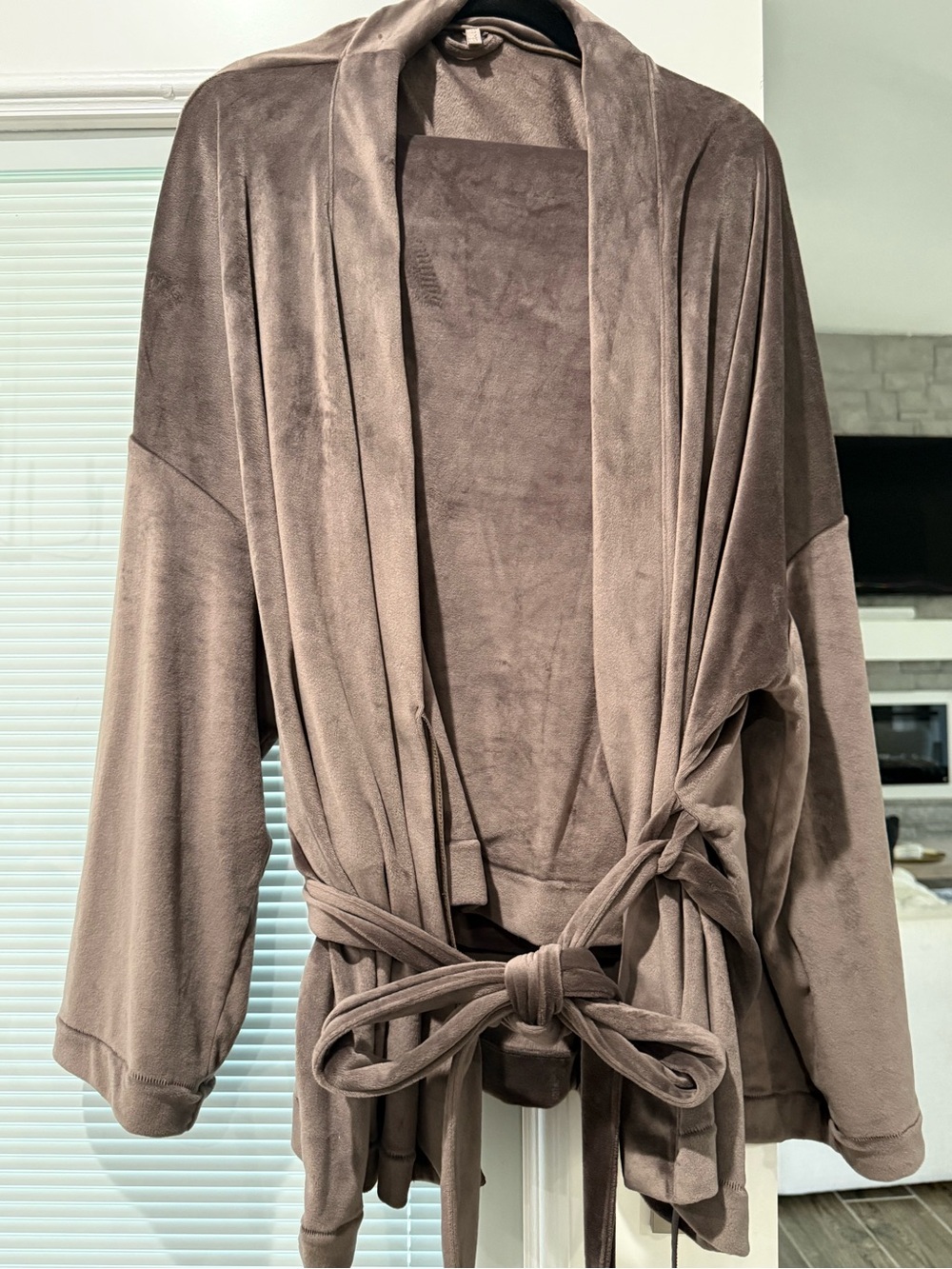SET! SKIMS Taupe Plush Draped Robe with Tie Belt and pants